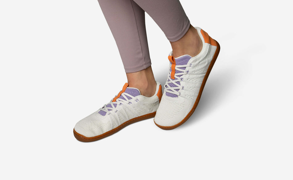 Model wearing the Move Horizon
