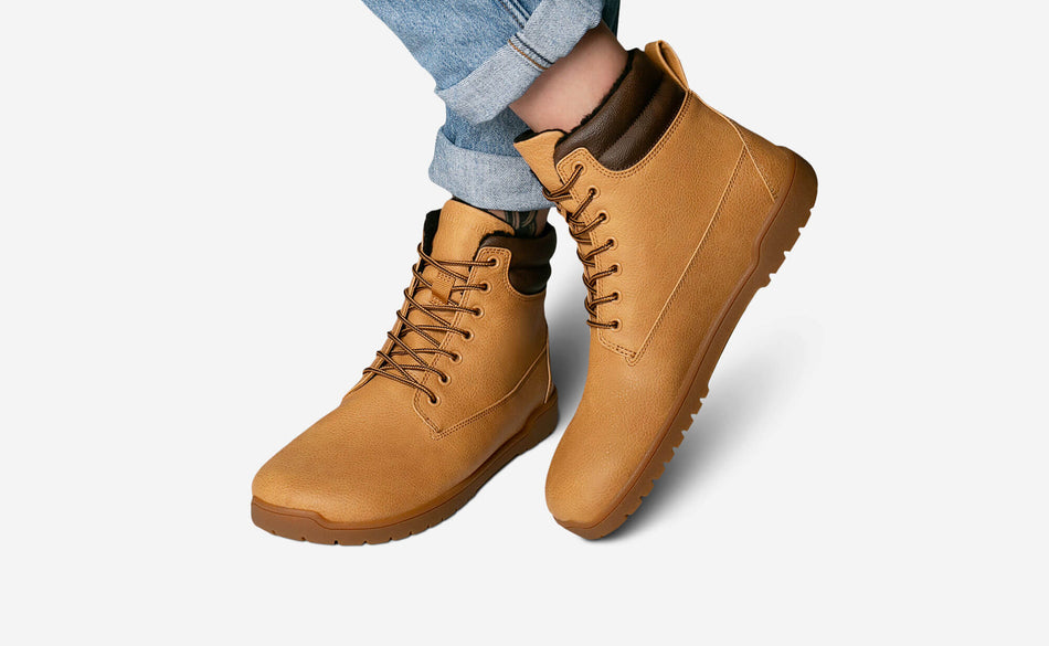 Model wearing the Patrol Winter Gum Sand
